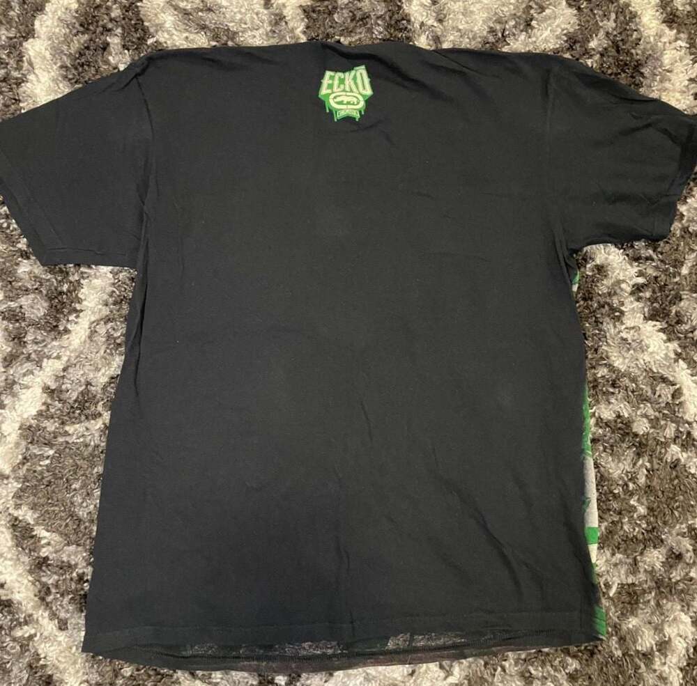 SOLD Vintage Y2K Ecko Unltd. Black and Green Wraparound Rhino Graphic T-Shirt XL - Picture 3 of 4